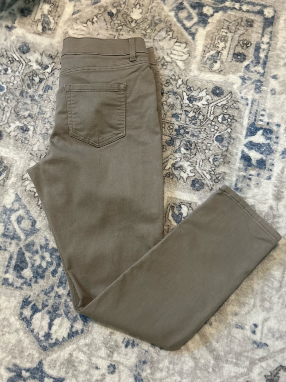 Liz Claiborne Women’s Slim Leg Mid-rise  Pants - Picture 6 of 7